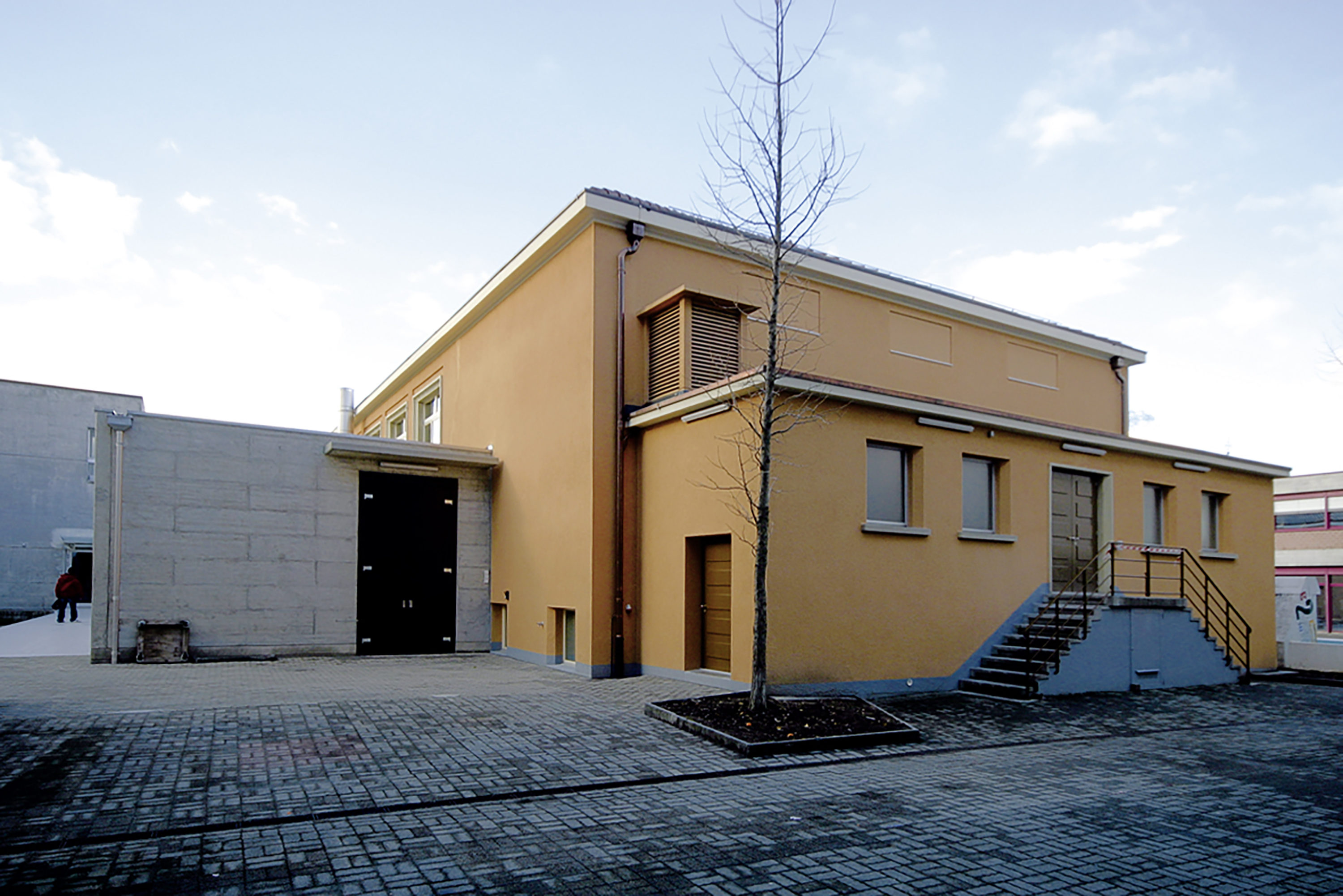 0220_salle_remparts-exterieur-©Charles_robert-4